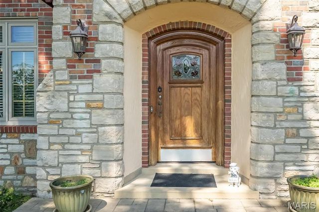 735 River Hills Drive, Fenton, MO 63026
