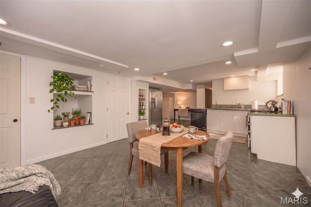 735 River Hills Drive, Fenton, MO 63026