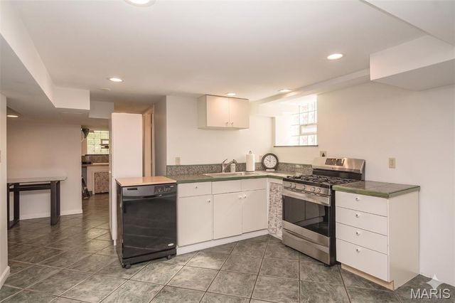 735 River Hills Drive, Fenton, MO 63026
