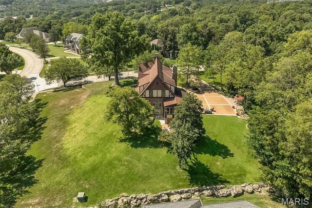 735 River Hills Drive, Fenton, MO 63026