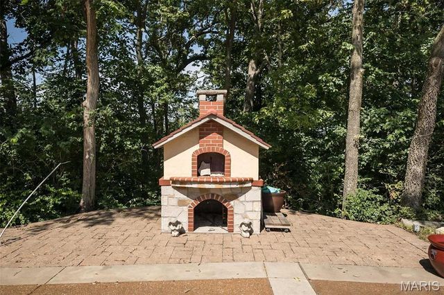 735 River Hills Drive, Fenton, MO 63026