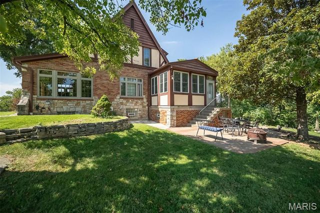 735 River Hills Drive, Fenton, MO 63026