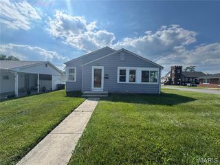 203 W Washington Street, Columbia, IL 62236
