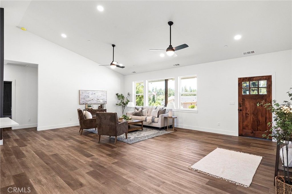 Image 12 of property listing at 1682 Sweetbriar Lane, Paradise, CA 95969