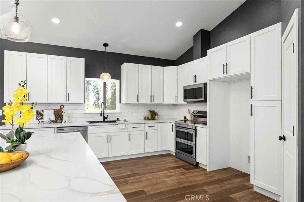 Image 15 of property listing at 1682 Sweetbriar Lane, Paradise, CA 95969