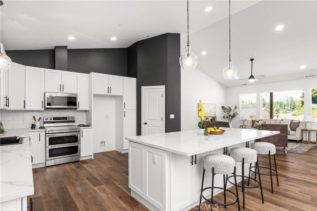 Image 17 of property listing at 1682 Sweetbriar Lane, Paradise, CA 95969
