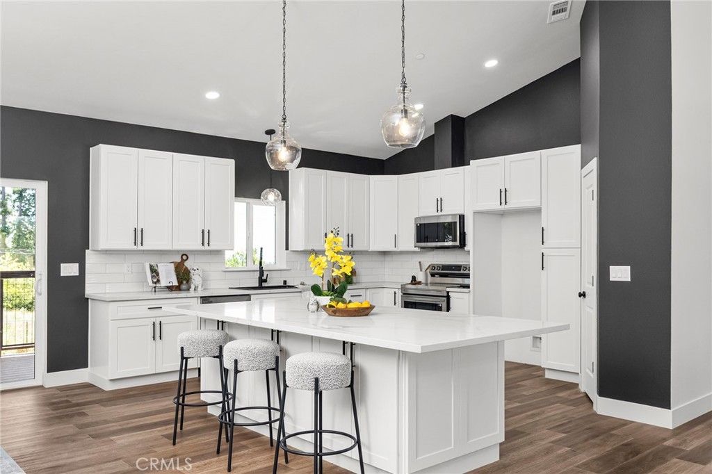 Image 18 of property listing at 1682 Sweetbriar Lane, Paradise, CA 95969