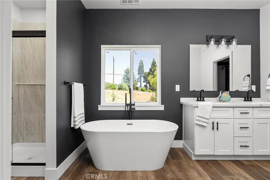 Image 21 of property listing at 1682 Sweetbriar Lane, Paradise, CA 95969