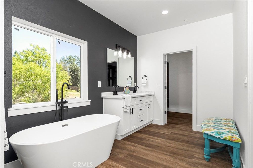 Image 24 of property listing at 1682 Sweetbriar Lane, Paradise, CA 95969