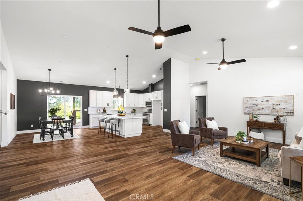 Image 5 of property listing at 1682 Sweetbriar Lane, Paradise, CA 95969