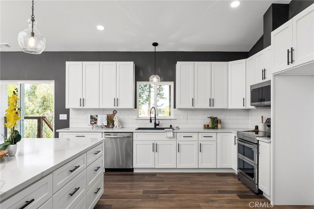 Image 6 of property listing at 1682 Sweetbriar Lane, Paradise, CA 95969