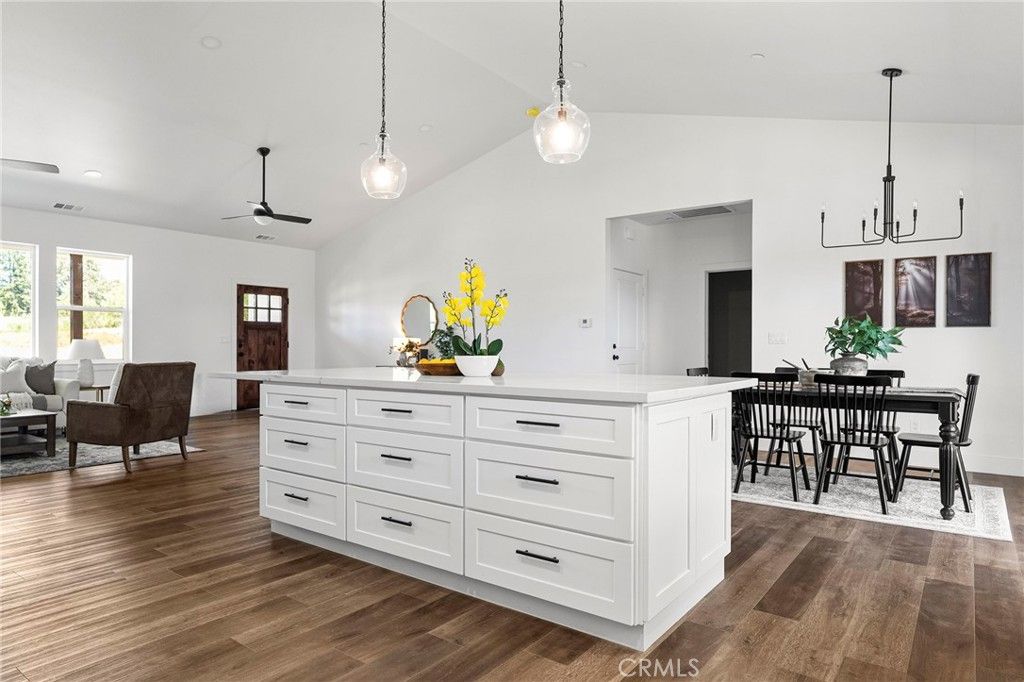 Image 8 of property listing at 1682 Sweetbriar Lane, Paradise, CA 95969