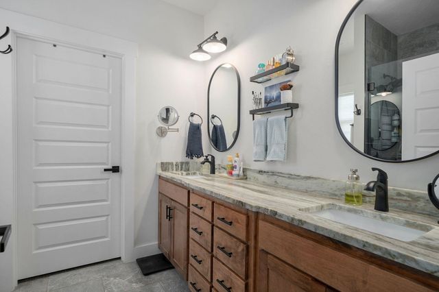 1107 S Brooks Avenue, Ozark, MO 65721