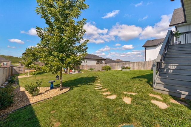 1107 S Brooks Avenue, Ozark, MO 65721