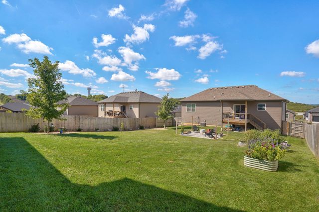 1107 S Brooks Avenue, Ozark, MO 65721