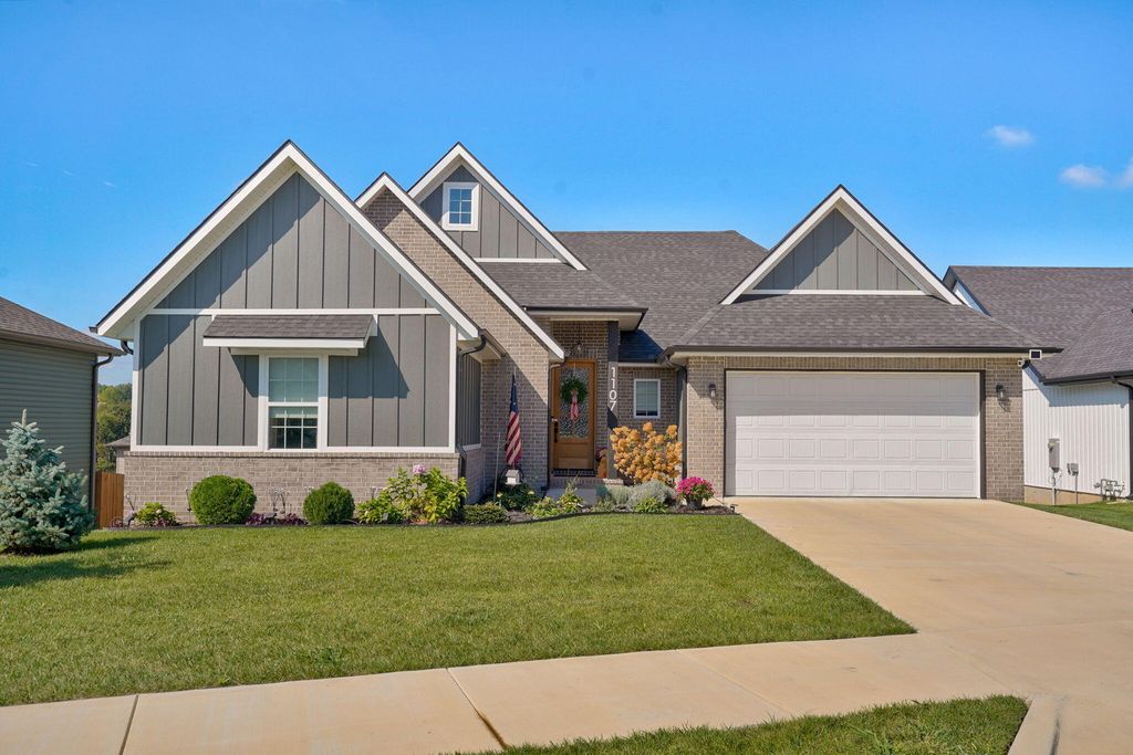 1107 S Brooks Avenue, Ozark, MO 65721