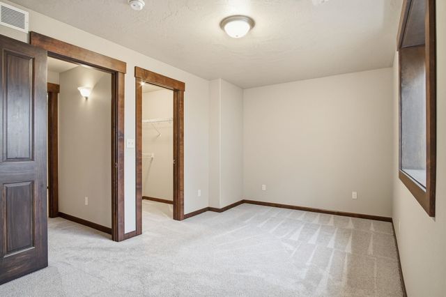 2120 S Selkirk Dr, Spokane Valley, WA 99016