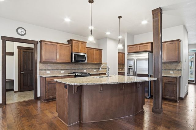 2120 S Selkirk Dr, Spokane Valley, WA 99016