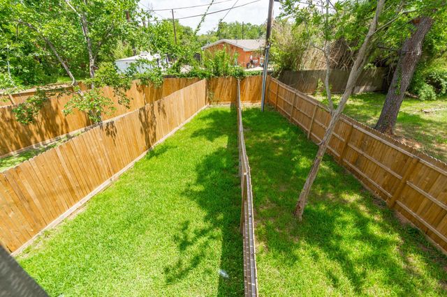 618 Maple Way A-B, Houston, TX 77015