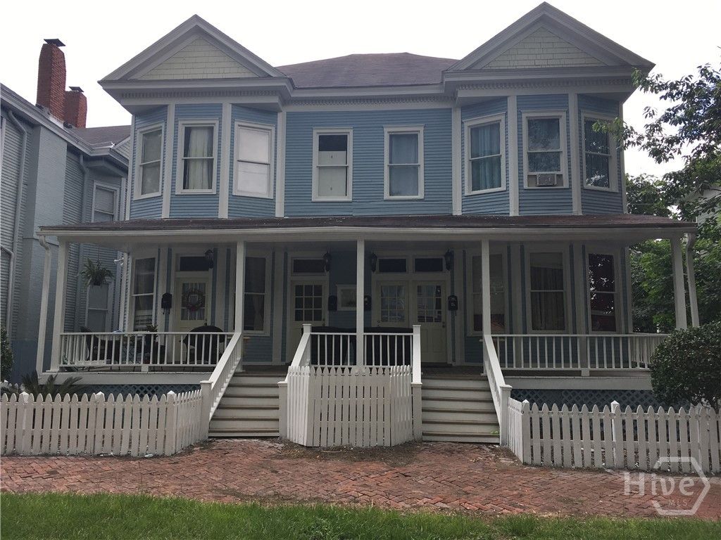 Image 3 of property listing at 516B E Bolton Street, Savannah, GA 31401
