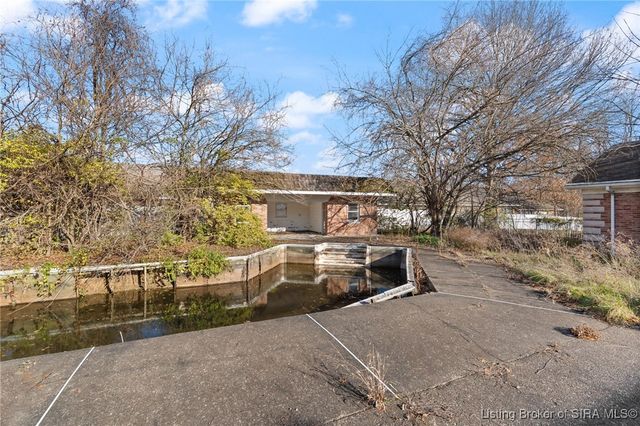 6810 Appleleaf Lane, Sellersburg, IN 47172