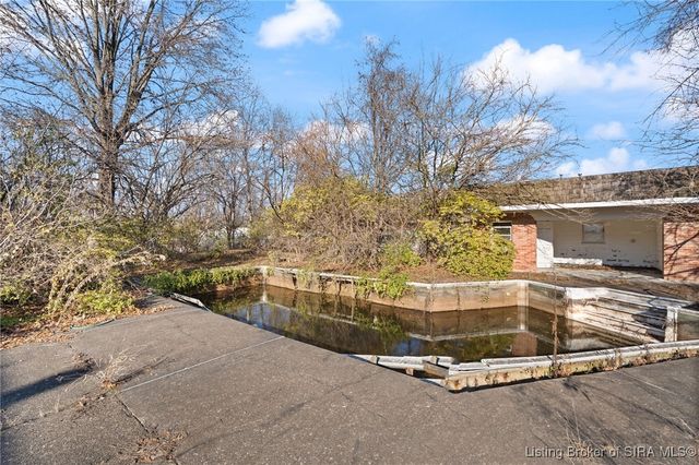 6810 Appleleaf Lane, Sellersburg, IN 47172