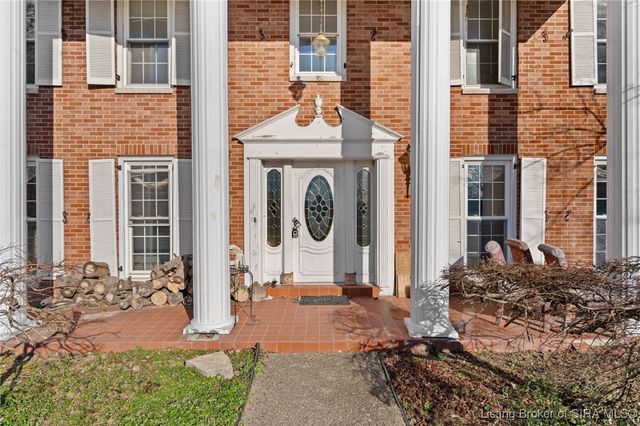 6810 Appleleaf Lane, Sellersburg, IN 47172