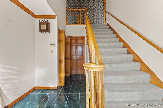 6810 Appleleaf Lane, Sellersburg, IN 47172