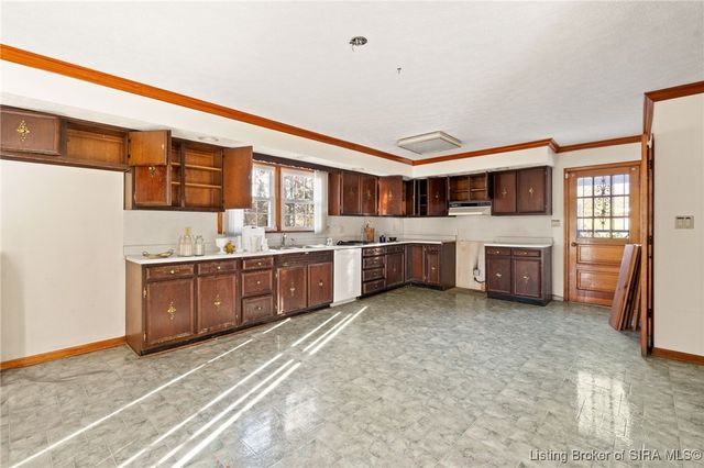 6810 Appleleaf Lane, Sellersburg, IN 47172