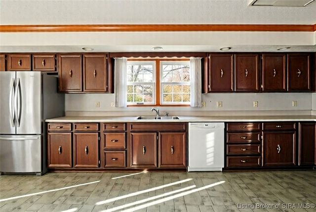 6810 Appleleaf Lane, Sellersburg, IN 47172