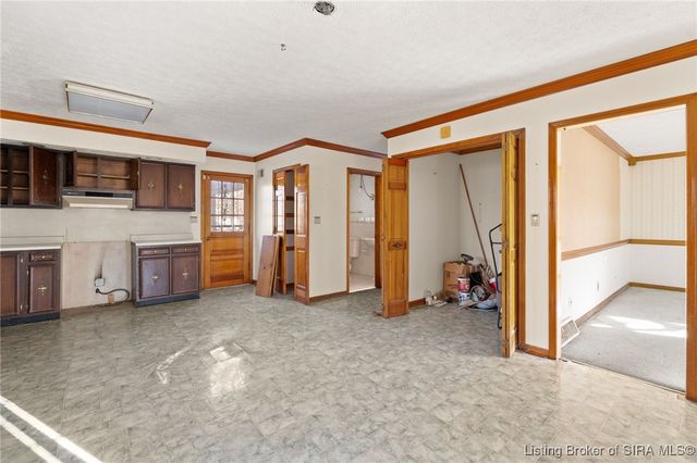 6810 Appleleaf Lane, Sellersburg, IN 47172