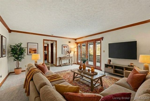 6810 Appleleaf Lane, Sellersburg, IN 47172