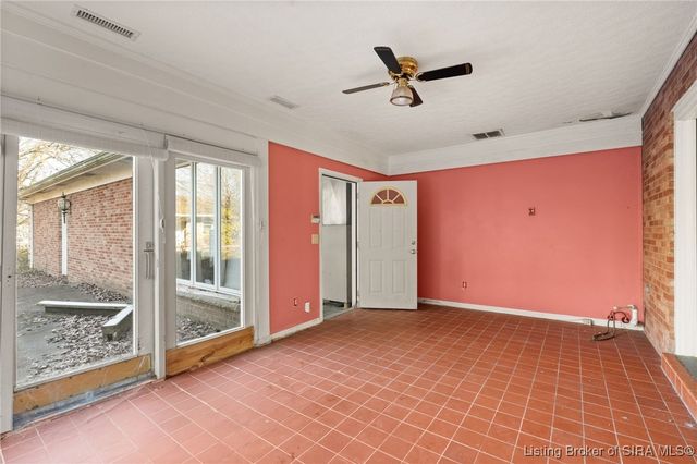 6810 Appleleaf Lane, Sellersburg, IN 47172