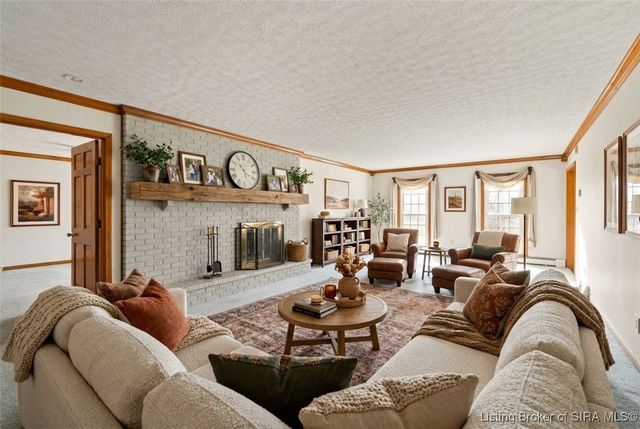 6810 Appleleaf Lane, Sellersburg, IN 47172