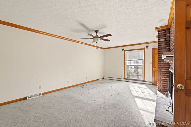 6810 Appleleaf Lane, Sellersburg, IN 47172