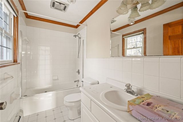 6810 Appleleaf Lane, Sellersburg, IN 47172