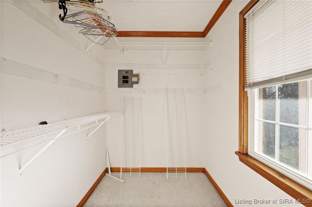 6810 Appleleaf Lane, Sellersburg, IN 47172