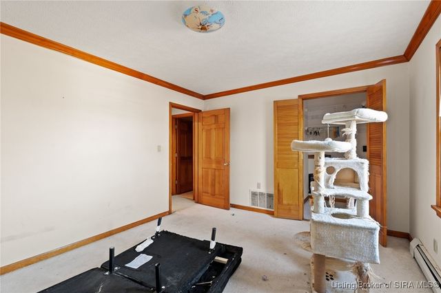 6810 Appleleaf Lane, Sellersburg, IN 47172