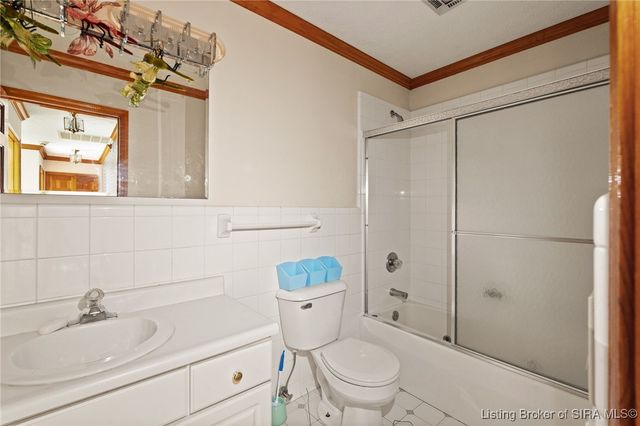 6810 Appleleaf Lane, Sellersburg, IN 47172