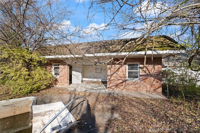 6810 Appleleaf Lane, Sellersburg, IN 47172