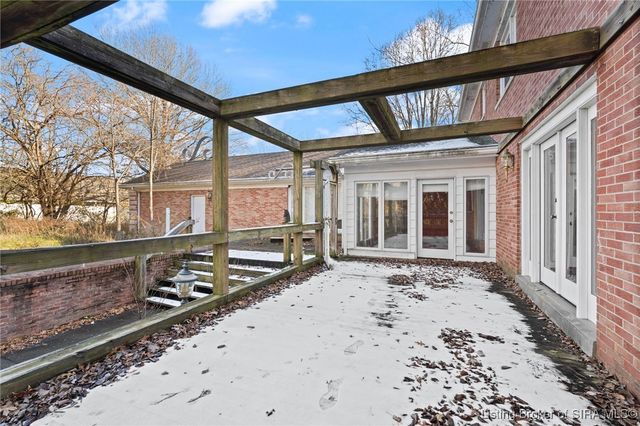 6810 Appleleaf Lane, Sellersburg, IN 47172