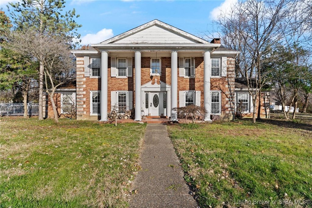 6810 Appleleaf Lane, Sellersburg, IN 47172