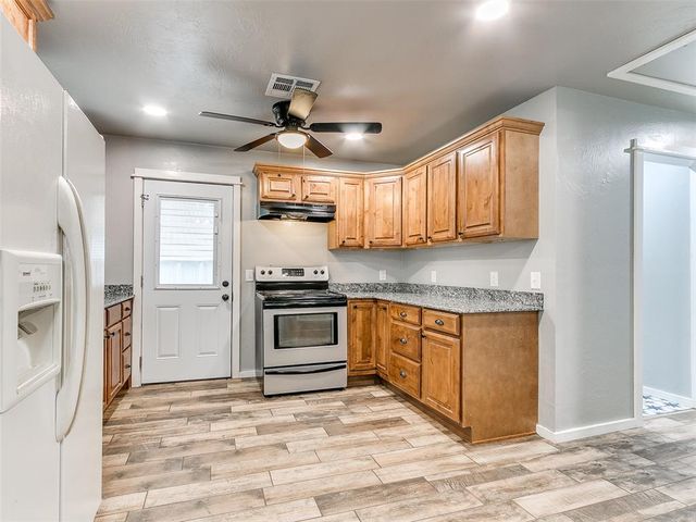 208 W Jacobs Drive, Midwest City, OK 73110
