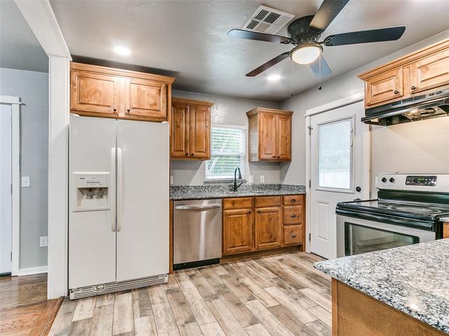 208 W Jacobs Drive, Midwest City, OK 73110