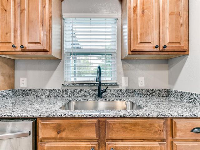 208 W Jacobs Drive, Midwest City, OK 73110