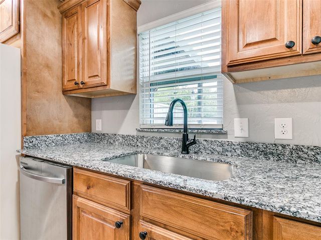 208 W Jacobs Drive, Midwest City, OK 73110