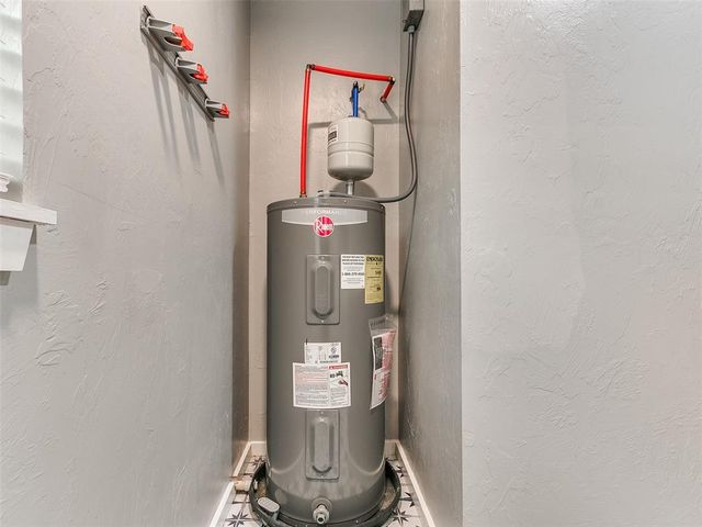 208 W Jacobs Drive, Midwest City, OK 73110