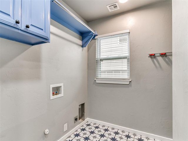 208 W Jacobs Drive, Midwest City, OK 73110