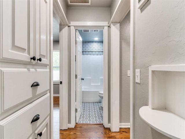 208 W Jacobs Drive, Midwest City, OK 73110