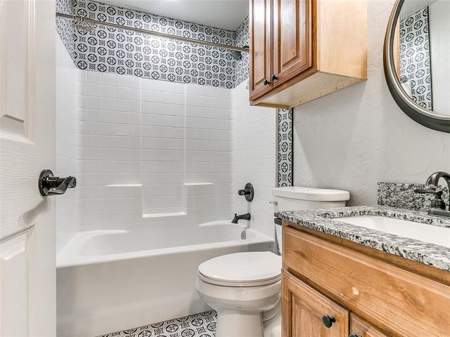 208 W Jacobs Drive, Midwest City, OK 73110